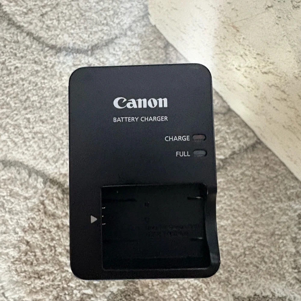 Canon PowerShot SX730 HS Digital Camera with Flip Screen 20.3MP
40x Optical Zoom - Picture 8 of 8